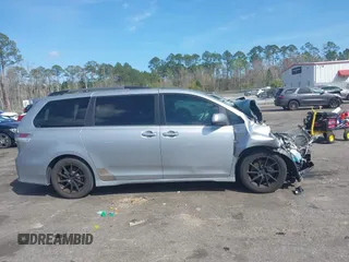 2015 Toyota Sienna SE with VIN 5TDXK3DC3FS550300, listed as a IAAI auction lot 41712966 with 154,242 mi miles. Bid and sale history available at carsss.com. Image 14.