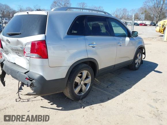 2013 Kia Sorento EX with VIN 5XYKU4A24DG390573, listed as a IAAI auction lot 41628998 with 137,145 mi miles and . Bid and sale history available at carsss.com. Image 4.