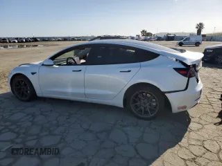 2023 Tesla Model 3 z VIN 5YJ3E1EA8PF715450, wystawiony jako Copart lot #51101045 z przebiegiem 48 308 mil mil oraz Szkoda całkowita • Salvage title. Historia ofert i sprzedaży dostępna na DreamBid. Obrazek 2.