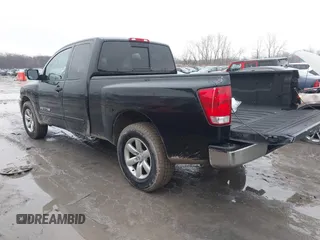 2008 Nissan Titan SE with VIN 1N6BA06A98N346260, listed as a IAAI auction lot 41511692 with 305,762 mi miles. Bid and sale history available at carsss.com. Image 3.