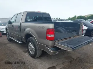 2004 Ford F-150 XLT z VIN 1FTPW14554KB11422, wystawiony jako IAAI lot #42651609 z przebiegiem 238 157 mil mil oraz . Historia ofert i sprzedaży dostępna na DreamBid. Obrazek 3.