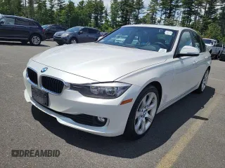 2013 BMW 3 Series 320i xDrive с VIN WBA3C3C5XDF982665, выставлен на аукционе Copart как лот 61688265 с пробегом 122 398 миль миль и Чистый • Clean title. История ставок и продаж доступна на DreamBid. Изображение 2.