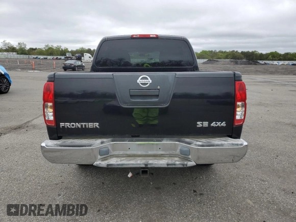 2006 Nissan Frontier SE z VIN 1N6AD07W06C477227, wystawiony jako Copart lot #58379345 z przebiegiem 130 923 mil mil oraz Czysty tytuł • Clean title. Historia ofert i sprzedaży dostępna na DreamBid. Obrazek 6.
