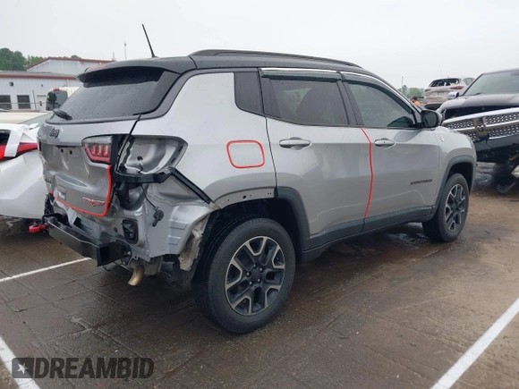 2019 Jeep Compass Trailhawk z VIN 3C4NJDDB9KT721767, wystawiony jako IAAI lot #42115252 z przebiegiem 78 607 mil mil oraz . Historia ofert i sprzedaży dostępna na DreamBid. Obrazek 4.