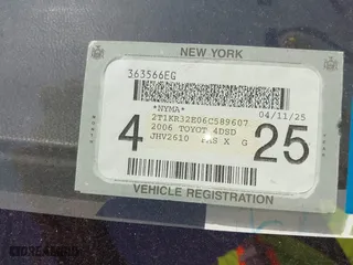 2006 Toyota Matrix STD with VIN 2T1KR32E06C589607, listed as a IAAI auction lot 42040471 with 244,600 mi miles. Bid and sale history available at carsss.com. Image 13.