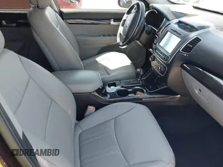 2014 Kia Sorento SX with VIN 5XYKW4A73EG458059, listed as a IAAI auction lot 41860159 with 140,644 mi miles. Bid and sale history available at carsss.com. Image 5.