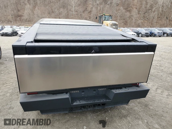 2024 Tesla Cybertruck z VIN 7G2CEHED0RA014997, wystawiony jako Copart lot #89105615 z przebiegiem 3 475 mil mil oraz Szkoda całkowita • Salvage title. Historia ofert i sprzedaży dostępna na DreamBid. Obrazek 6.