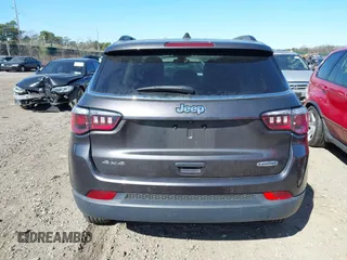 2018 Jeep Compass Altitude with VIN 3C4NJDBBXJT202826, listed as a IAAI auction lot 42012645 with 125,839 mi miles and . Bid and sale history available at carsss.com. Image 16.