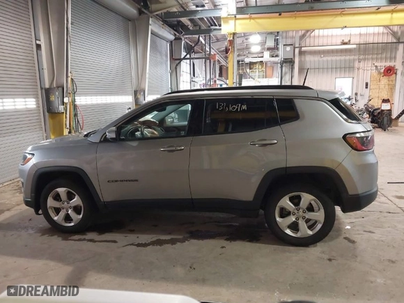 2018 Jeep Compass Latitude with VIN 3C4NJCBBXJT488428, listed as a IAAI auction lot 41644538 with 131,109 mi miles. Bid and sale history available at carsss.com. Image 14.