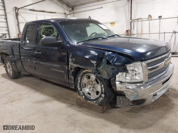 2012 Chevrolet Silverado 1500 LT with VIN 1GCRKSE70CZ132582, listed as a IAAI auction lot 40562795 with 135,396 mi miles. Bid and sale history available at carsss.com. Image 1.