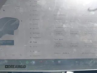 2023 Tesla Model 3 z VIN 5YJ3E1EA5PF639346, wystawiony jako IAAI lot #41896608 z przebiegiem 25 618 mil mil oraz . Historia ofert i sprzedaży dostępna na DreamBid. Obrazek 7.
