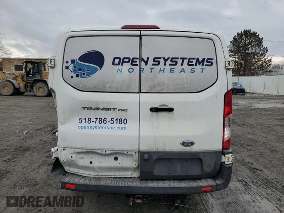 2018 Ford Transit z VIN 1FTYR1ZM7JKB17391, wystawiony jako Copart lot #46845195 z przebiegiem 170 533 mil mil oraz Szkoda całkowita • Salvage title. Historia ofert i sprzedaży dostępna na DreamBid. Obrazek 6.