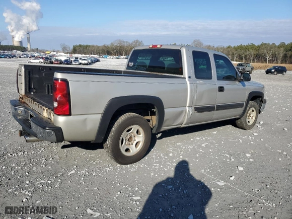 2004 Chevrolet Silverado 1500 with VIN 2GCEC19V641114757, listed as a Copart auction lot 87253224 with 230,317 mi miles and Salvage Title. Bid and sale history available at carsss.com. Image 3.
