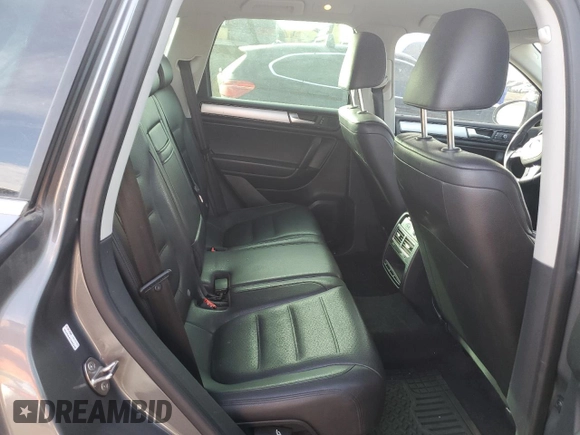 2013 Volkswagen Touareg Lux with VIN WVGEF9BP7DD008030, listed as a Copart auction lot 81642604 with 161,112 mi miles and Salvage Title. Bid and sale history available at DreamBid. Image 11.