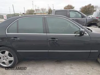 2005 Lexus LS 430 z VIN JTHBN36F155016238, wystawiony jako IAAI lot #41522383 z przebiegiem 180 659 mil mil oraz . Historia ofert i sprzedaży dostępna na DreamBid. Obrazek 13.