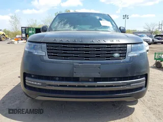 2024 Land Rover Range Rover SE z VIN SALKP9E96RA092327, wystawiony jako IAAI lot #42060310 z przebiegiem 41 594 mil mil oraz . Historia ofert i sprzedaży dostępna na DreamBid. Obrazek 12.