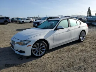 2012 BMW 3 Series 328i z VIN WBA3A5C51CF259481, wystawiony jako Copart lot #52381425 z przebiegiem 206 764 mil mil oraz Szkoda całkowita • Salvage title. Historia ofert i sprzedaży dostępna na DreamBid. Obrazek 1.