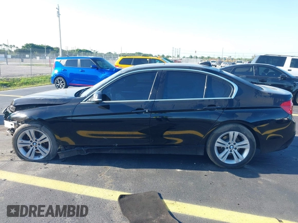 2018 BMW 3 Series 330i xDrive с VIN WBA8D9C53JA616383, выставлен на аукционе IAAI как лот 42319253 с пробегом 89 297 миль миль и . История ставок и продаж доступна на DreamBid. Изображение 14.