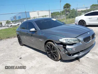 2013 BMW 5 Series 528i xDrive with VIN WBAXH5C59DDW15539, listed as a IAAI auction lot 41961479 with 133,052 mi miles. Bid and sale history available at carsss.com. Image 6.