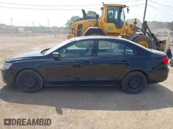 2011 Volkswagen Jetta SE с VIN 3VWDZ7AJ2BM327620, выставлен на аукционе IAAI как лот 42519312 с пробегом 216 071 миль миль и . История ставок и продаж доступна на DreamBid. Изображение 15.