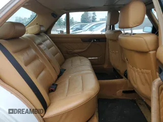 1989 Mercedes-Benz 420 420SEL with VIN WDBCA35D4KA435557, listed as a Copart auction lot 47271725 with 188,055 mi miles and Clean Title. Bid and sale history available at carsss.com. Image 10.