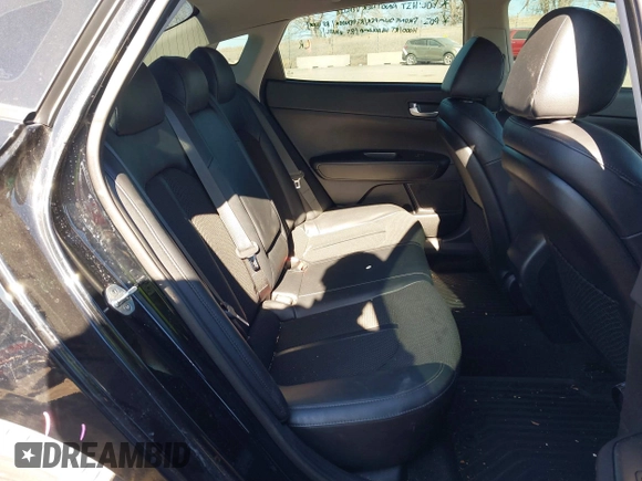 2019 Kia Optima LX with VIN 5XXGT4L38KG320204, listed as a IAAI auction lot 41400608 with 64,795 mi miles. Bid and sale history available at carsss.com. Image 8.
