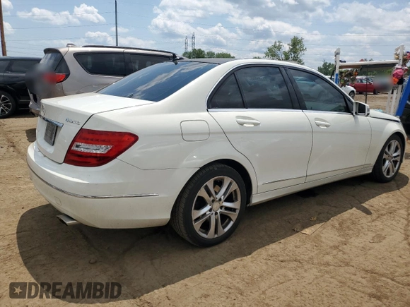 2012 Mercedes-Benz C 300 Sport z VIN WDDGF8BBXCA669679, wystawiony jako Copart lot #60493685 z przebiegiem 143 795 mil mil oraz Czysty tytuł • Clean title. Historia ofert i sprzedaży dostępna na DreamBid. Obrazek 3.
