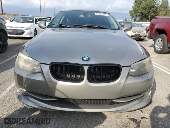 2011 BMW 3 Series 328i z VIN WBAKE5C52BE573743, wystawiony jako Copart lot #42547735 z przebiegiem 167 022 mil mil oraz Szkoda całkowita • Salvage title. Historia ofert i sprzedaży dostępna na DreamBid. Obrazek 5.
