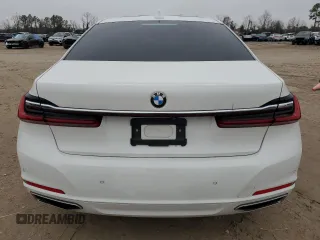 2021 BMW 7 Series 740i with VIN WBA7T2C09MCG32688, listed as a Copart auction lot 88122315 with 30,668 mi miles and Salvage title. Bid and sale history available at DreamBid. Image 6.