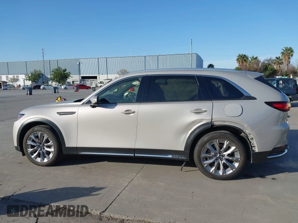 2024 Mazda CX-90 3.3 Turbo Premium Plus with VIN JM3KKEHD0R1118202, listed as a IAAI auction lot 41954825 with 9,685 mi miles. Bid and sale history available at carsss.com. Image 14.