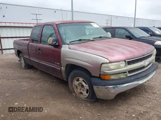 2002 Chevrolet Silverado 1500 LS with VIN 2GCEC19V321284216, listed as a IAAI auction lot 42063234 with 311,265 mi miles and . Bid and sale history available at DreamBid. Image 1.