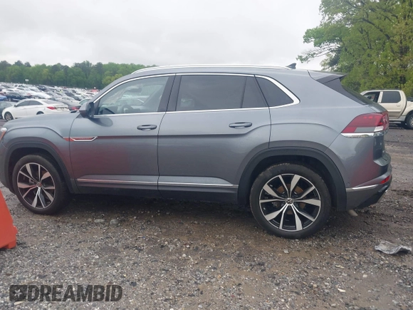 2024 Volkswagen Atlas SEL Premium R-Line with VIN 1V2FE2CA0RC253583, listed as a IAAI auction lot 41951435 with 4,668 mi miles and . Bid and sale history available at DreamBid. Image 14.