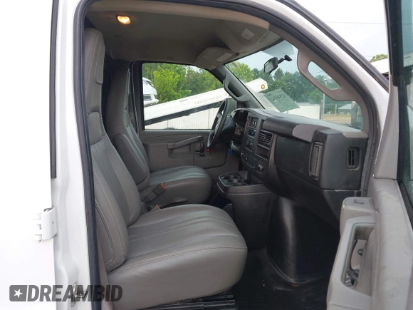 2017 Chevrolet Express Cargo with VIN 1GCWGAFF5H1246698, listed as a IAAI auction lot 42546142 with 186,229 mi miles and . Bid and sale history available at DreamBid. Image 5.