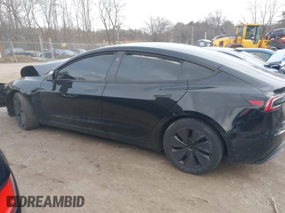 2024 Tesla Model 3 z VIN 5YJ3E1EA8RF755840, wystawiony jako IAAI lot #41677744 z przebiegiem 9 695 mil mil oraz . Historia ofert i sprzedaży dostępna na DreamBid. Obrazek 13.