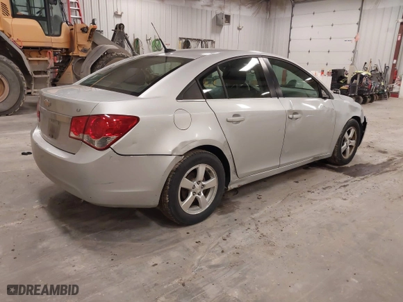 2014 Chevrolet Cruze 1LT with VIN 1G1PC5SB1E7119104, listed as a IAAI auction lot 41887771 with 173,734 mi miles. Bid and sale history available at carsss.com. Image 4.