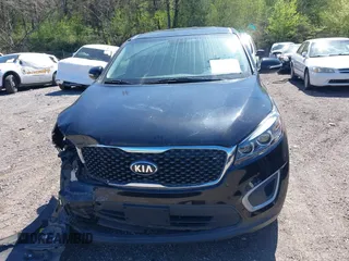 2018 Kia Sorento LX with VIN 5XYPG4A35JG410489, listed as a IAAI auction lot 41814696 with 134,402 mi miles. Bid and sale history available at carsss.com. Image 12.