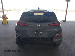 2022 Hyundai Kona SE с VIN KM8K23AGXNU150905, выставлен на аукционе IAAI как лот 42478689 с пробегом 16 327 миль миль и . История ставок и продаж доступна на DreamBid. Изображение 6.