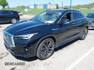 2023 Infiniti QX55 Essential z VIN 3PCAJ5KR0PF117311, wystawiony jako IAAI lot #42050398 z przebiegiem 16 028 mil mil oraz . Historia ofert i sprzedaży dostępna na DreamBid. Obrazek 2.