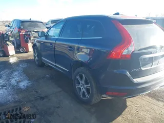 2015 Volvo XC60 T6 Platinum with VIN YV4902RM1F2648904, listed as a IAAI auction lot 40987622 with 80,745 mi miles. Bid and sale history available at carsss.com. Image 3.