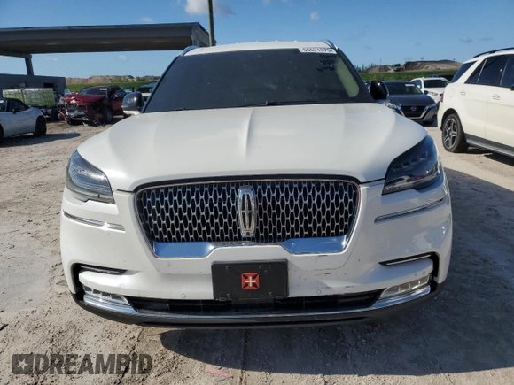 2020 Lincoln Aviator Reserve z VIN 5LM5J7WCXLGL10805, wystawiony jako Copart lot #56521375 z przebiegiem 53 729 mil mil oraz Szkoda całkowita • Salvage title. Historia ofert i sprzedaży dostępna na DreamBid. Obrazek 5.