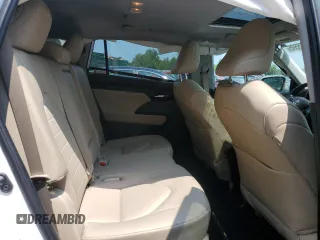 2022 Toyota Highlander XLE with VIN 5TDGZRBH1NS164177, listed as a Copart auction lot 58965595 with 72,284 mi miles and Salvage title. Bid and sale history available at DreamBid. Image 11.