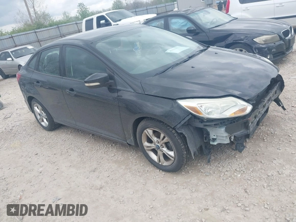 2013 Ford Focus SE with VIN 1FADP3F25DL209199, listed as a IAAI auction lot 42086573 with 136,999 mi miles. Bid and sale history available at carsss.com. Image 1.