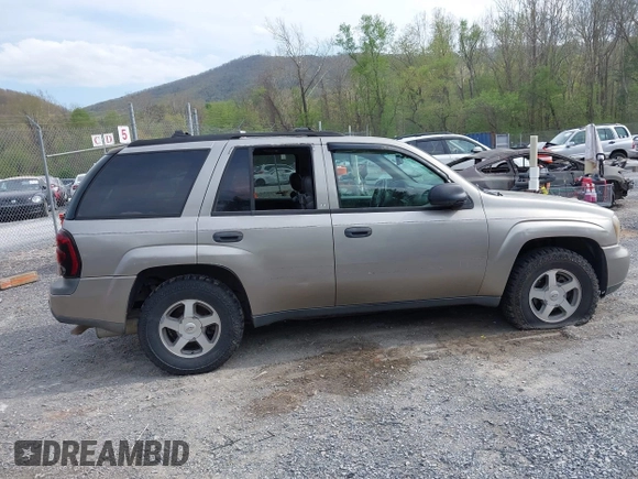 2002 Chevrolet TrailBlazer LTZ with VIN 1GNDT13S522148798, listed as a IAAI auction lot 42066656 with 175,907 mi miles and . Bid and sale history available at DreamBid. Image 13.