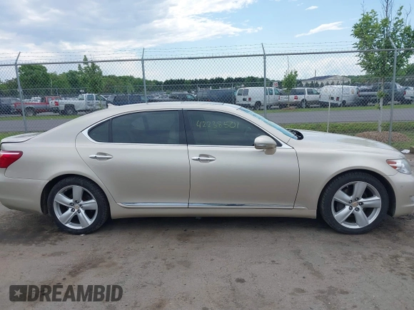 2012 Lexus LS 460 L z VIN JTHGL5EF6C5046681, wystawiony jako IAAI lot #42238501 z przebiegiem 101 140 mil mil oraz . Historia ofert i sprzedaży dostępna na DreamBid. Obrazek 13.