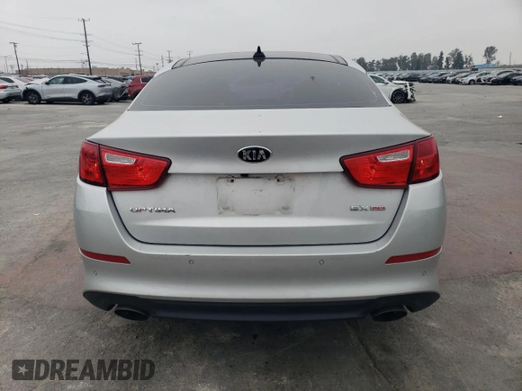 2015 Kia Optima EX z VIN 5XXGN4A71FG396076, wystawiony jako Copart lot #55306755 z przebiegiem 59 330 mil mil oraz Szkoda całkowita • Salvage title. Historia ofert i sprzedaży dostępna na DreamBid. Obrazek 6.