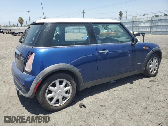 2004 MINI Hardtop z VIN WMWRC334X4TC51451, wystawiony jako Copart lot #61268235 z przebiegiem 149 750 mil mil oraz Szkoda całkowita • Salvage title. Historia ofert i sprzedaży dostępna na DreamBid. Obrazek 3.