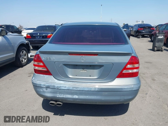2007 Mercedes-Benz C 230 Sport с VIN WDBRF52H07F903261, выставлен на аукционе IAAI как лот 42564470 с пробегом 209 567 миль миль и . История ставок и продаж доступна на DreamBid. Изображение 16.