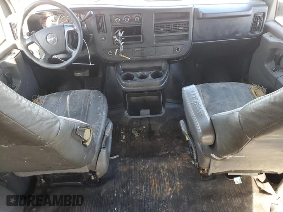 2009 GMC Savana Cargo Van with VIN 1GTFG15X091107882, listed as a Copart auction lot 47825745 with 357,222 mi miles and Salvage Title. Bid and sale history available at carsss.com. Image 8.