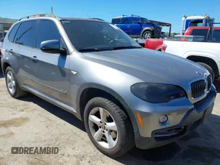 2008 BMW X5 3.0si with VIN 5UXFE43598L022453, listed as a IAAI auction lot 41852297 with 185,528 mi miles. Bid and sale history available at carsss.com. Image 1.
