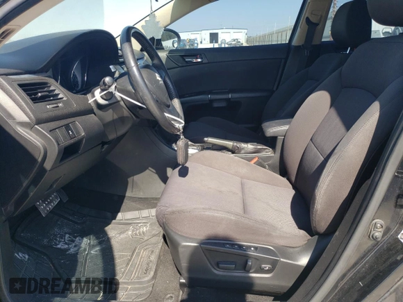 2011 Suzuki Kizashi SE z VIN JS2RE9A34B6111601, wystawiony jako Copart lot #75945784 z przebiegiem 128 926 mil mil oraz Szkoda całkowita • Salvage title. Historia ofert i sprzedaży dostępna na DreamBid. Obrazek 7.